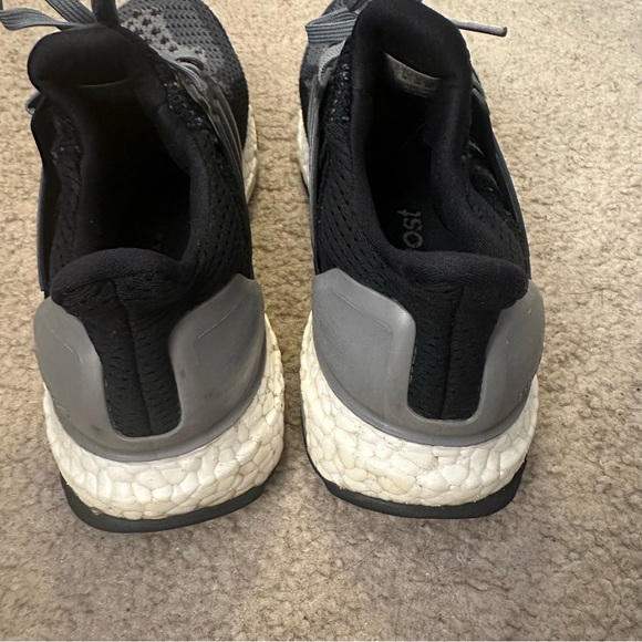 Adidas Ultraboost - Picture 6 of 8